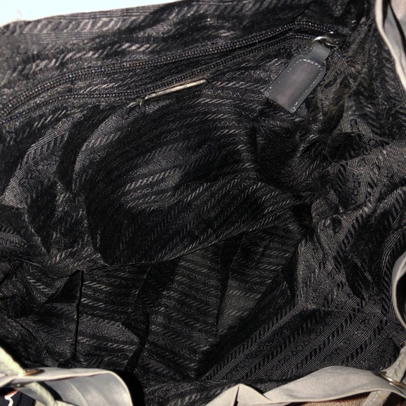 Prada bag - Picture 13 of 16